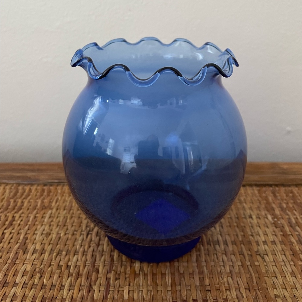 Anchor Hocking Glass Wavy Edge Vase - Cobolt Blue